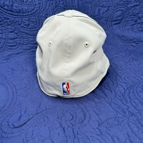 Adidas San Antonio Spurs NBA Baseball Cap Flex Fit M L Beige White Logo - Picture 2 of 6